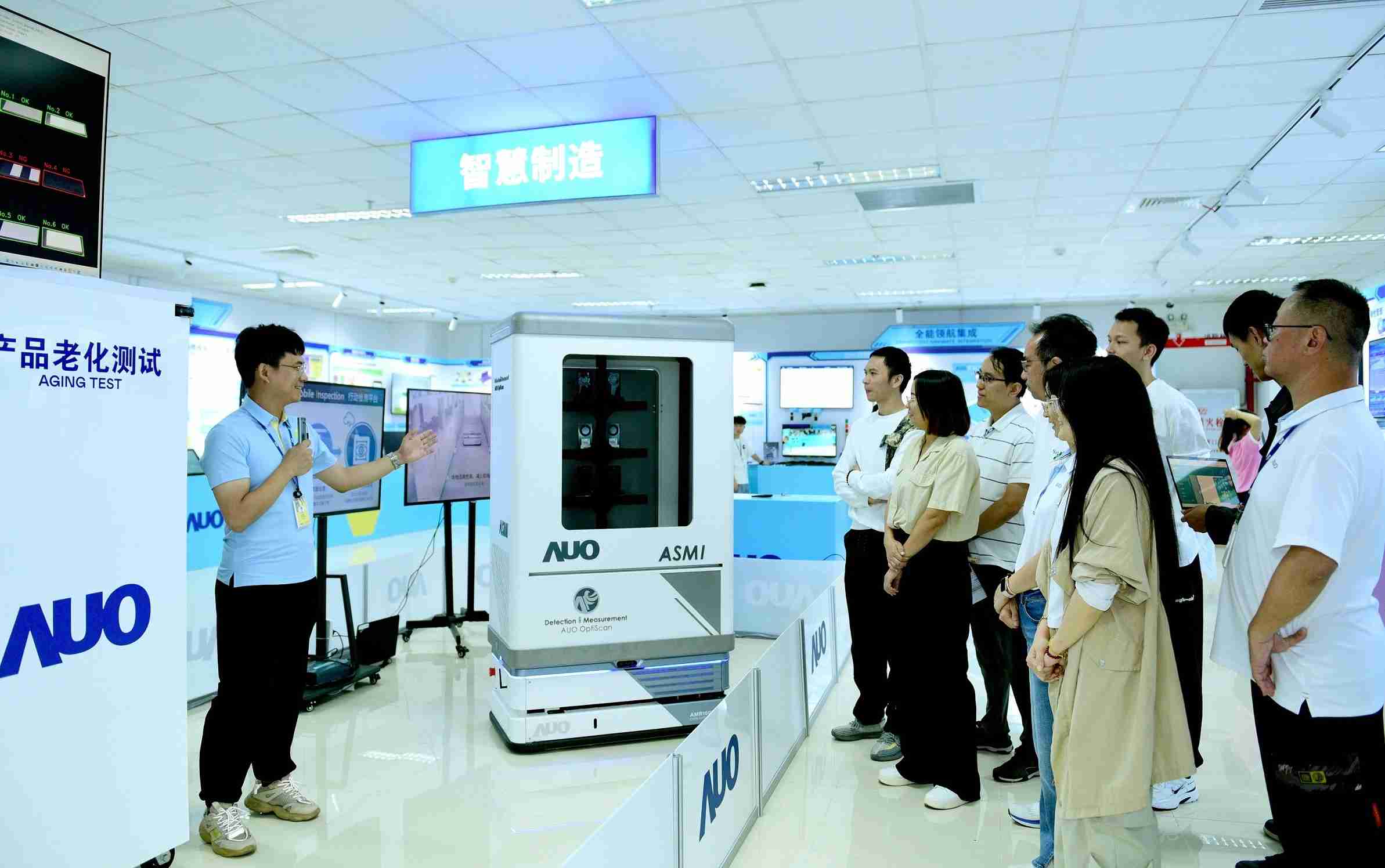 人生就是博厦门将5G+ABC技术串联生产管理全流程，，打通研发、、采购、、、、生管、、制程、、设备、、质量等产品全生命周期制造流程，，，完成数字化设计、、、、智慧供应链、、、智能座舱、、、全流程设备管理、、数据驱动优化、、、智慧在线检测、、智慧品管等自适应生产模式升级